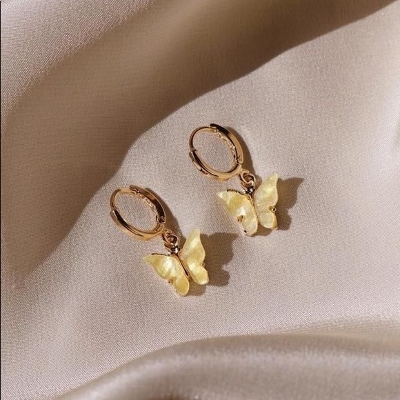 Crystal Butterfly Earrings🦋 - Picture 2 of 6